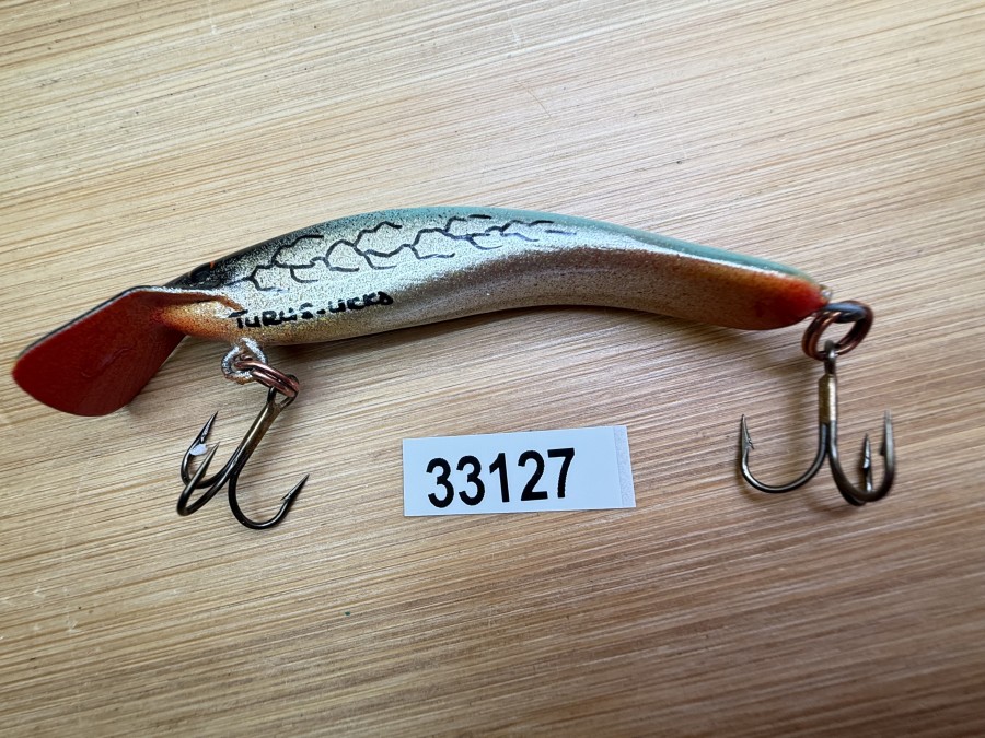Wobbler, Turus Ukko, Handmade in Finland, gemarkt, rot/gold/dunkelgrün/schwarz, 7cm, 5,00g, ungefischt