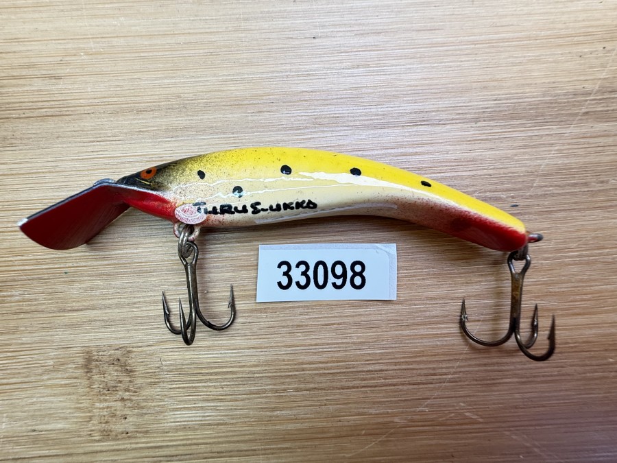 Wobbler, Turus Ukko, Handmade in Finland, gemarkt. rot/beige/gelb/schwarz, schwarze Punkte, 7cm, 5,00g, ungefischt