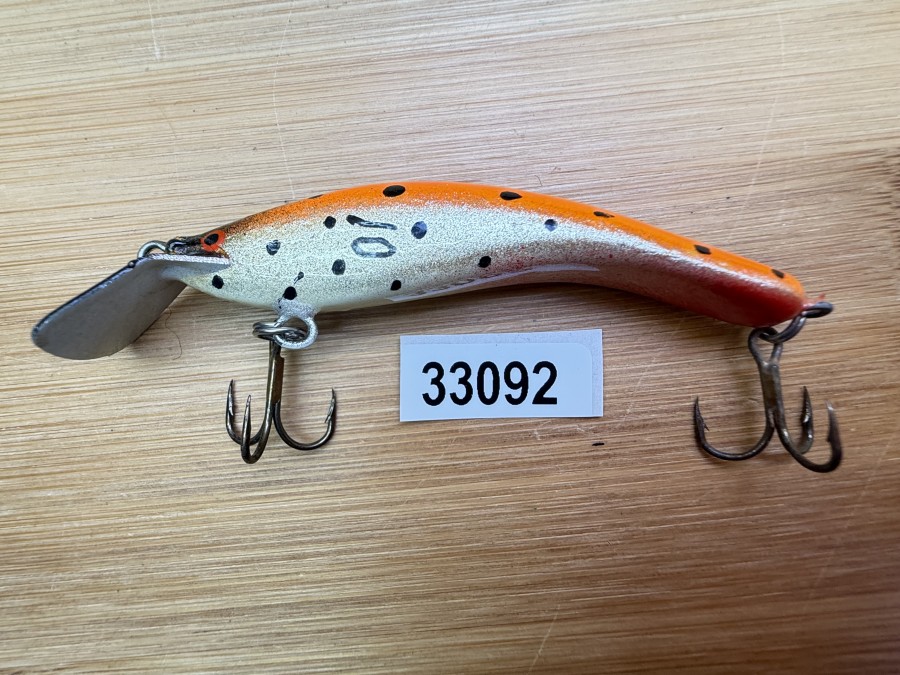 Wobbler, Turus Ukko, Handmade in Finland, rot/beige/orange, schwarze Punkte, 7cm, 5,00g, ungefischt