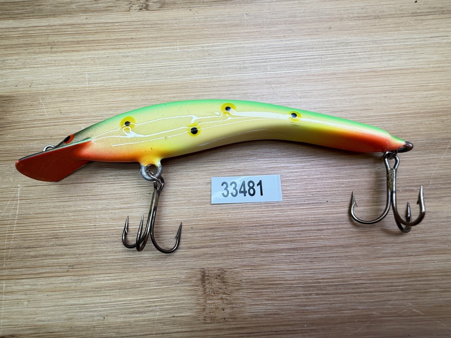Wobbler, Turus Ukko, Handmade in Finland, orange/gelb/grün/schwarz, mit gelb/schwarzen Punkten, 12cm, 15,00g, ungefischt