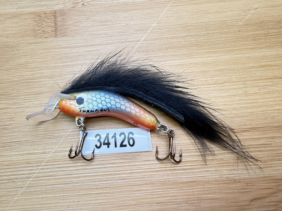 Wobbler, Turunen Finland, gemarkt, 3cm, 4g, orange/gelb/blau, schwarzer Fellstreifen, ungefischt