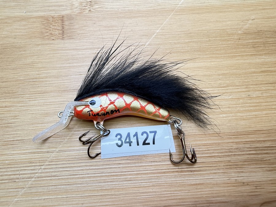 Wobbler, Turunen Finland, gemarkt ,3cm, 4g, gold/rot, schwarzer Fellstreifen, ungefischt