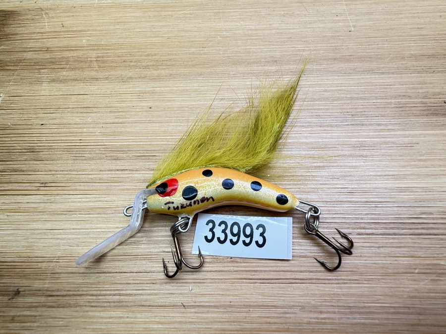 Wobbler, Turunen Finland, gemarkt, 4cm, 4g, gelb/beige/orange/schwarz, oliver Fellstreifen, ungefischt