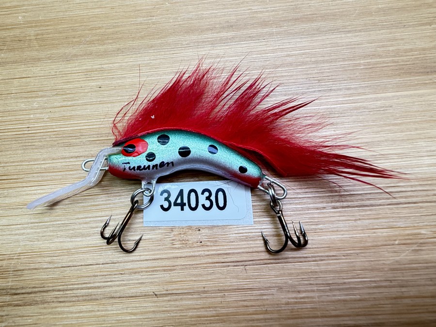 Wobbler, Turunen Finland, gemarkt, 4cm, 4g, rot/silber/grün/schwarz, roter Fellstreifen, ungefischt