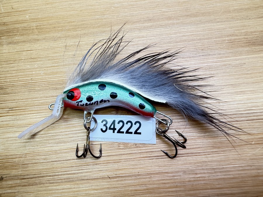 Wobbler, Turunen Finland, gemarkt, 3cm, 4g, rot/silber/grün/schwarz, grauer Fellstreifen, ungefischt