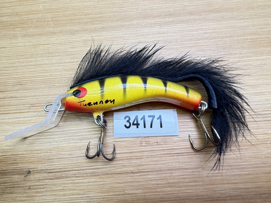 Wobbler, Turunen Finland, gemarkt, 6cm, 8g, rot/gelb/schwarz, schwarzer Fellstreifen, ungefischt