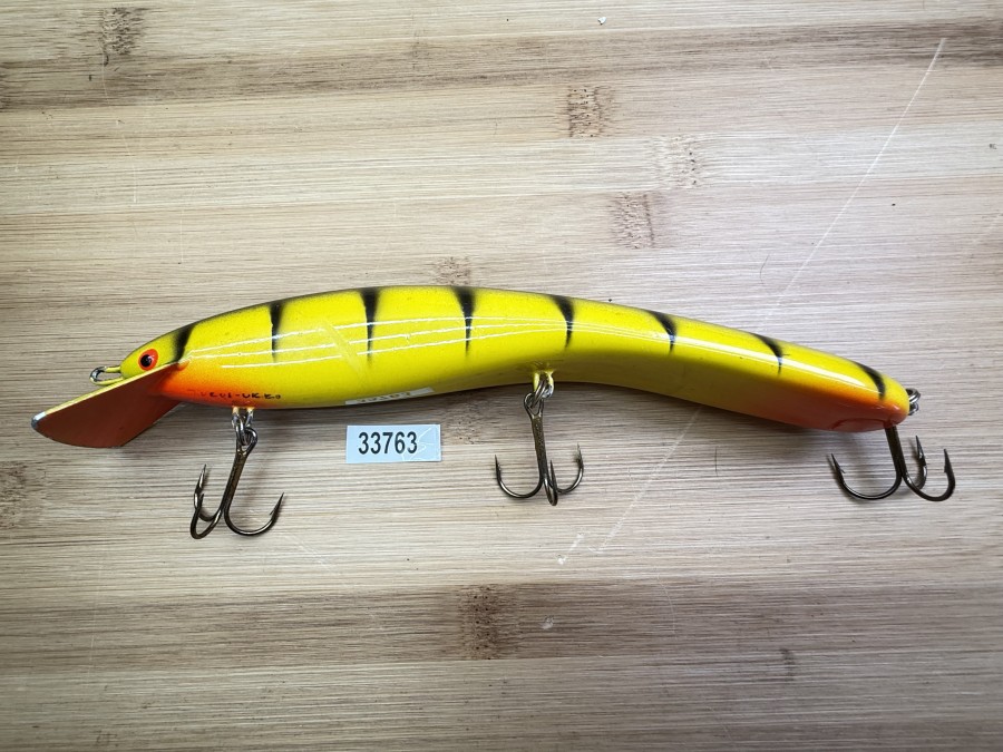 Wobbler, Turus Ukko, Handmade in Finland, Turus Ukko gemarkt, Tiger, rot/gelb/schwarz, 20cm, 59g, ungefischt,