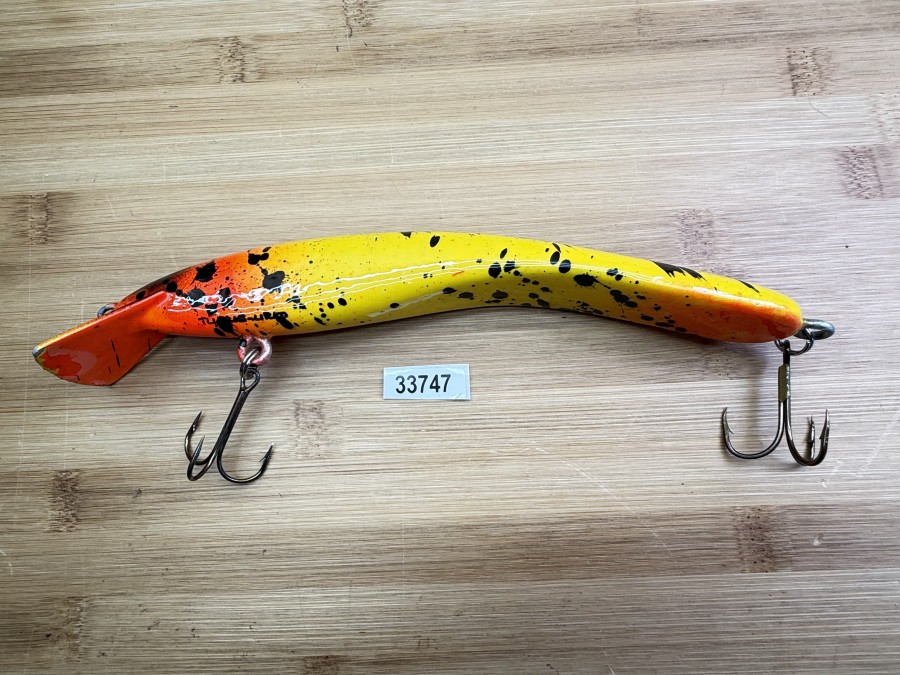 Wobbler, Turus Ukko, Handmade in Finland, Turus Ukko gemarkt,  rot//gelb/schwarz, 20cm, 52g, ungefischt,