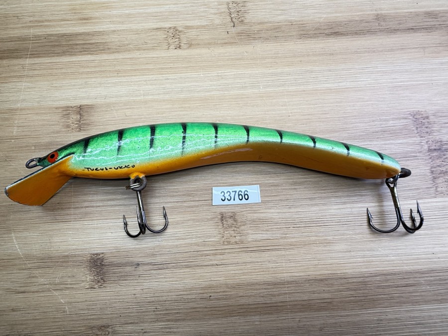 Wobbler, Turus Ukko, Handmade in Finland, Turus Ukko gemarkt, orange/gelb/ blau/schwarz, 20cm, 38g, ungefischt