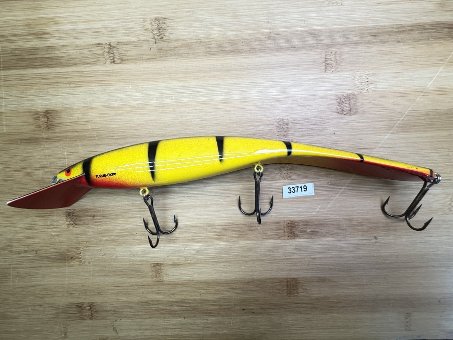 Wobbler, Turus Ukko, Handmade in Finland, Turus Ukko gemarkt, rot/gelb/schwarz, 30cm, 129g, ungefischt