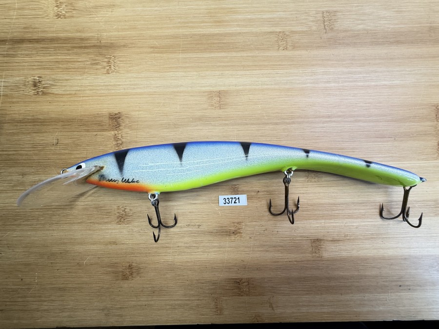 Wobbler, Turus Ukko, Handmade in Finland, Turus Ukko gemarkt, rot/grün/silber/blau. 30cm, 115g, ungefischt