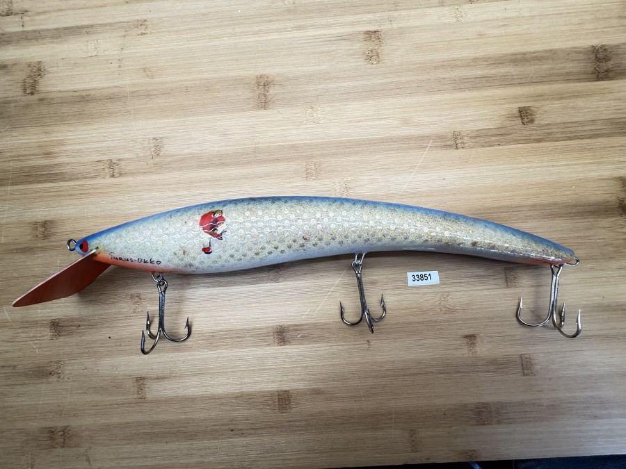 Wobbler, Turus Ukko Sonderedition Januar 1991, Handmade in Finland, Turus Ukko gemarkt, Tammi kuu 4/5, rot/beige/gold/blau, 40cm, 390g, ungefischt