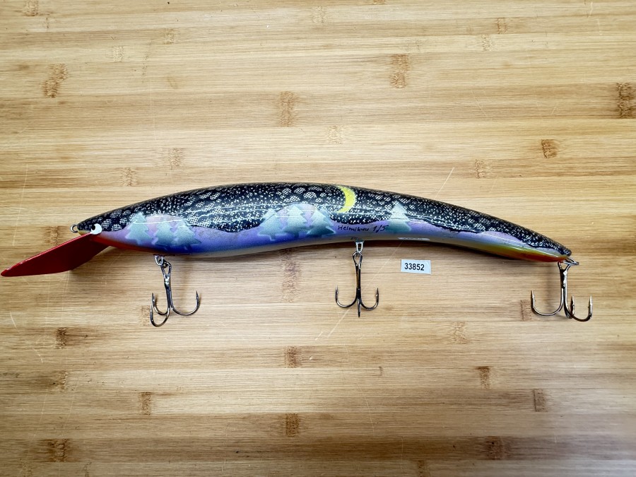 Wobbler, Turus Ukko Sonderedition Februar 1991, Handmade in Finland, Turus Ukko gemarkt, Helmi kuu 1/5, rot/gelb/silber/violett/dunkelgrau, 40cm, 382g, ungefischt