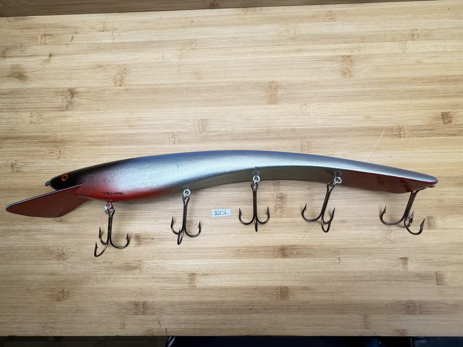 Wobbler, Turus Ukko, Handmade in Finland, Turus Ukko gemarkt, Blue Jacket,  rot/silber/blau/schwarz, 50cm, 518g, ungefischt