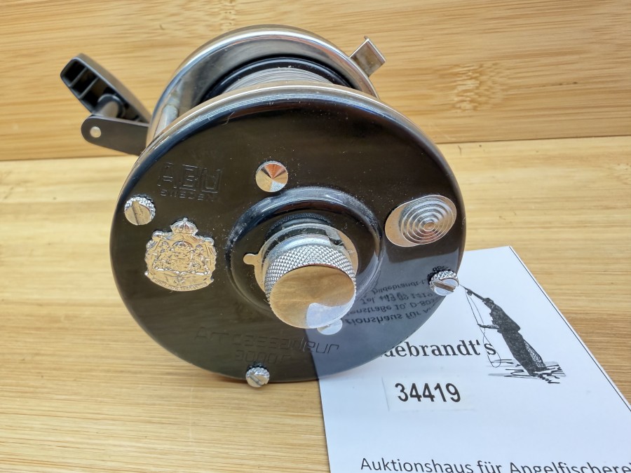 Multirolle, ABU Sweden, Ambassadeur 9000C, Automatic Two Speed, 750 300 auf Rollenfuß, mit Monofiler Schnur, Gebrauchsspuren